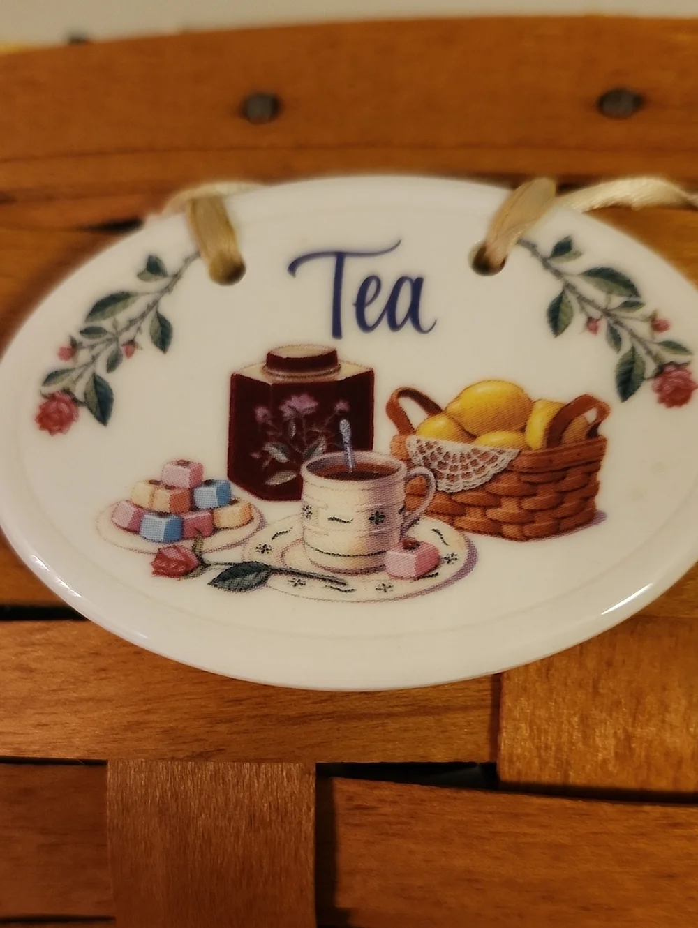 Longabergee Tea Basket with Yellow Floral Liner